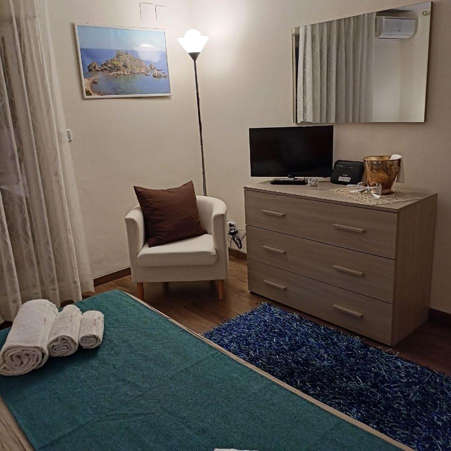 La Petite Maison Aci Castello Esterno foto